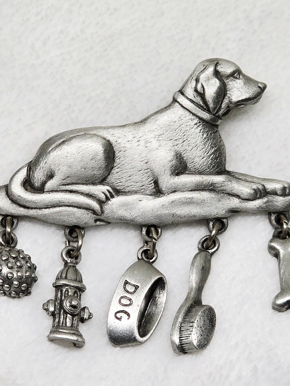 JJ Jonette Jewelry Pewter Dog Labrador Pin Brooch 5 Hanging Charms Bone Dish